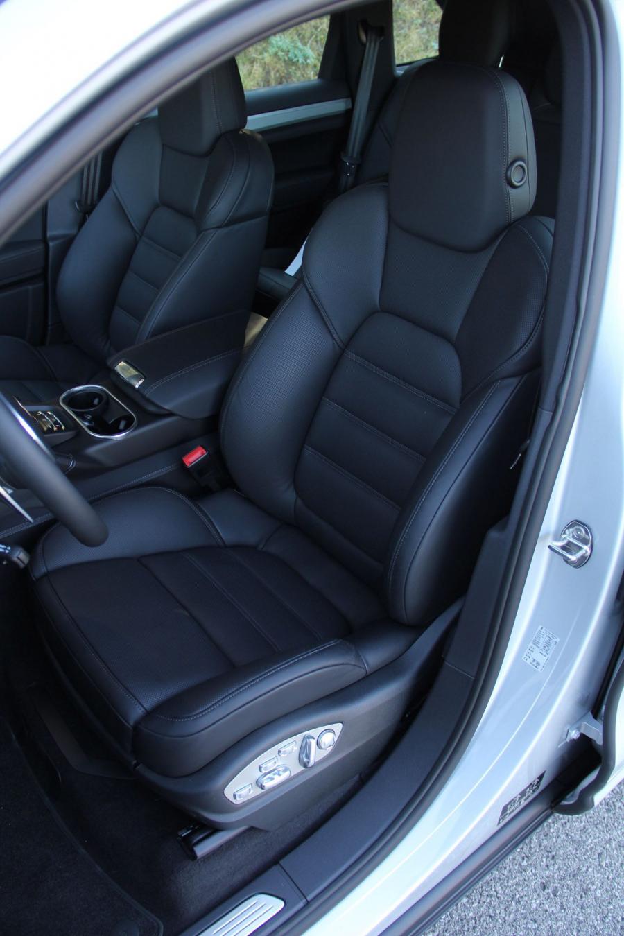  Porsche Cayenne S Diesel 2012 года  (фото 28 из 36)